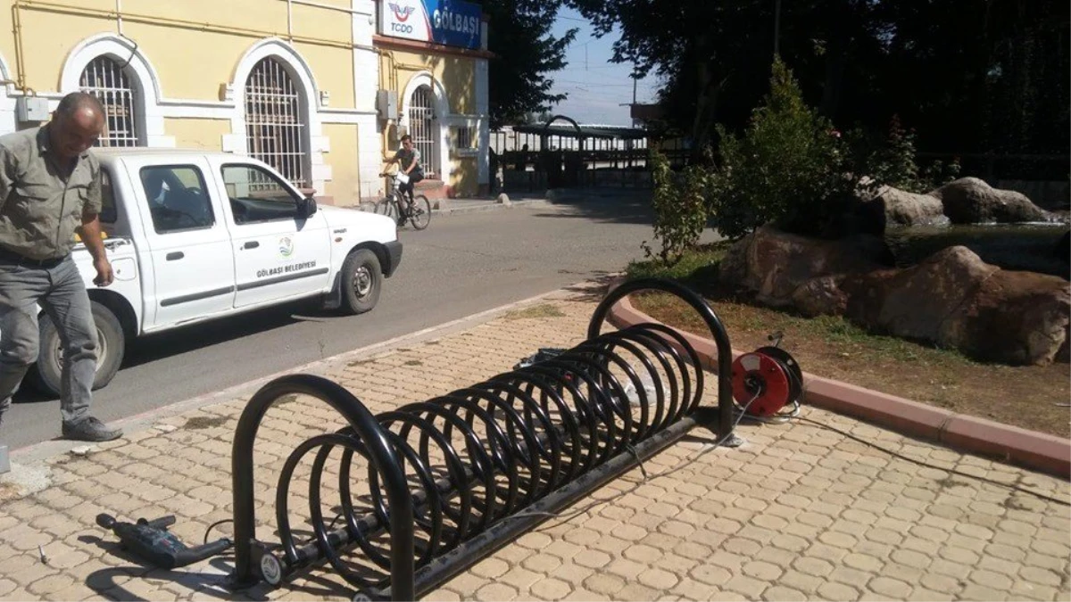 Belediye bisiklet park noktaları yapıyor