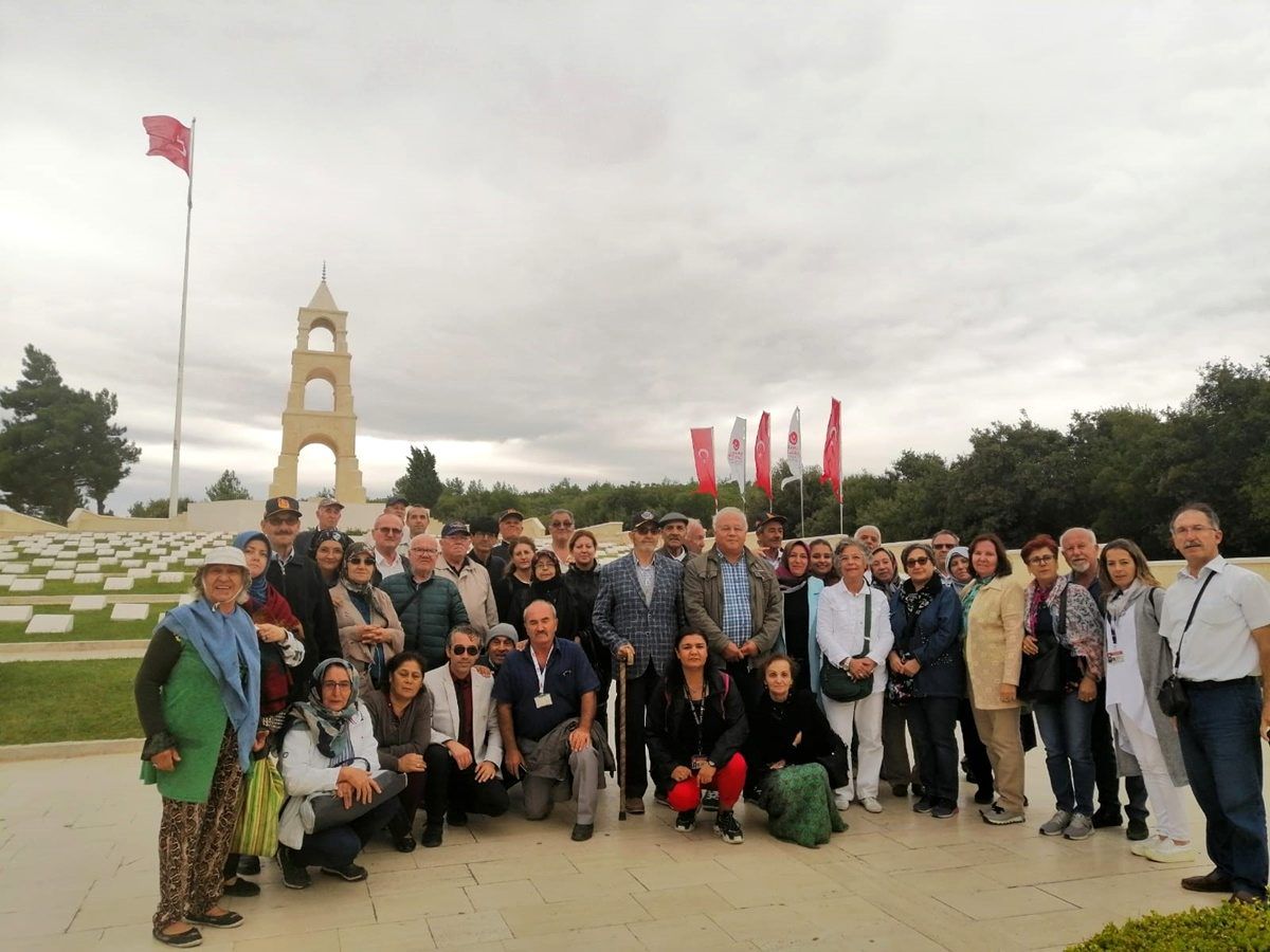 Gazi ve şehit yakınlarından Çanakkale\'deki şehitliklere ziyaret