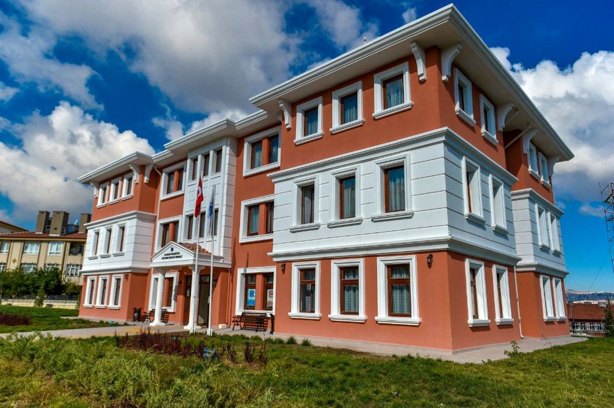 Haydi gençler, Gençlik Merkezi\'ne
