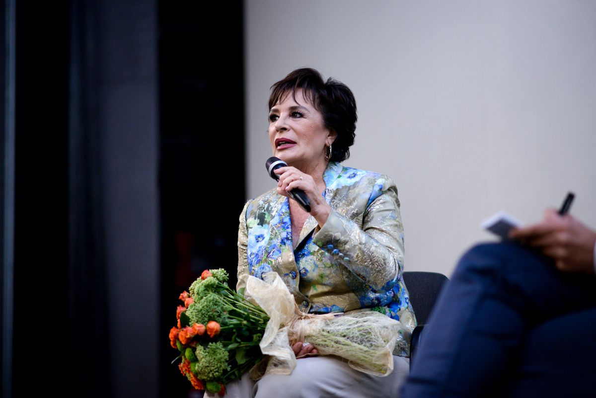 Hülya Koçyiğit, Belgradlı sinema severlerle bir araya geldi