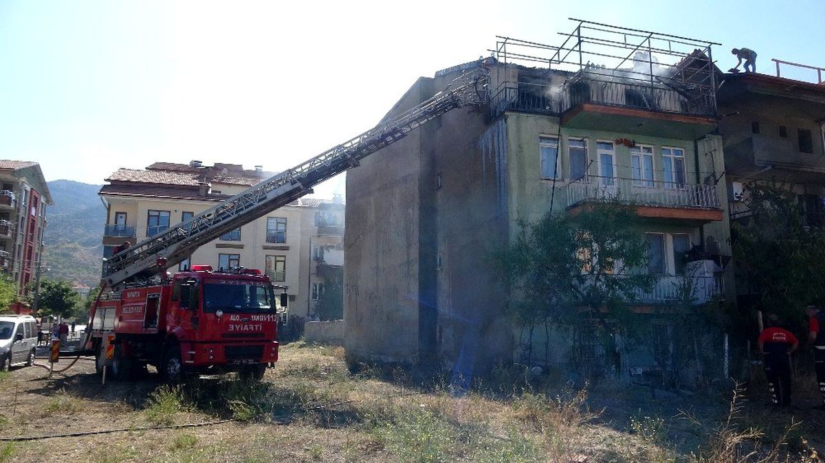 Isparta\'da ev yangınında korku dolu anlar