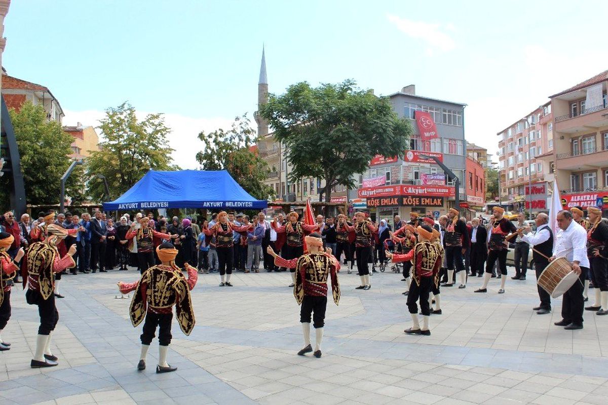 Kadın başkandan ahilik pilavı