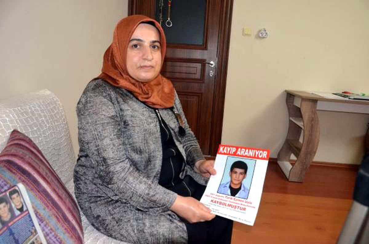 Kaybolan oğlunu polisin çizdiği robot resimlerle arıyor