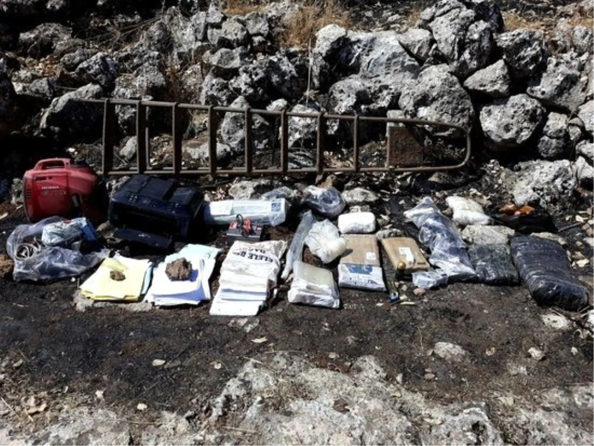 Kıran 2 operasyonunda PKK\'ya ait 3 sığınakta mühimmatlar bulundu