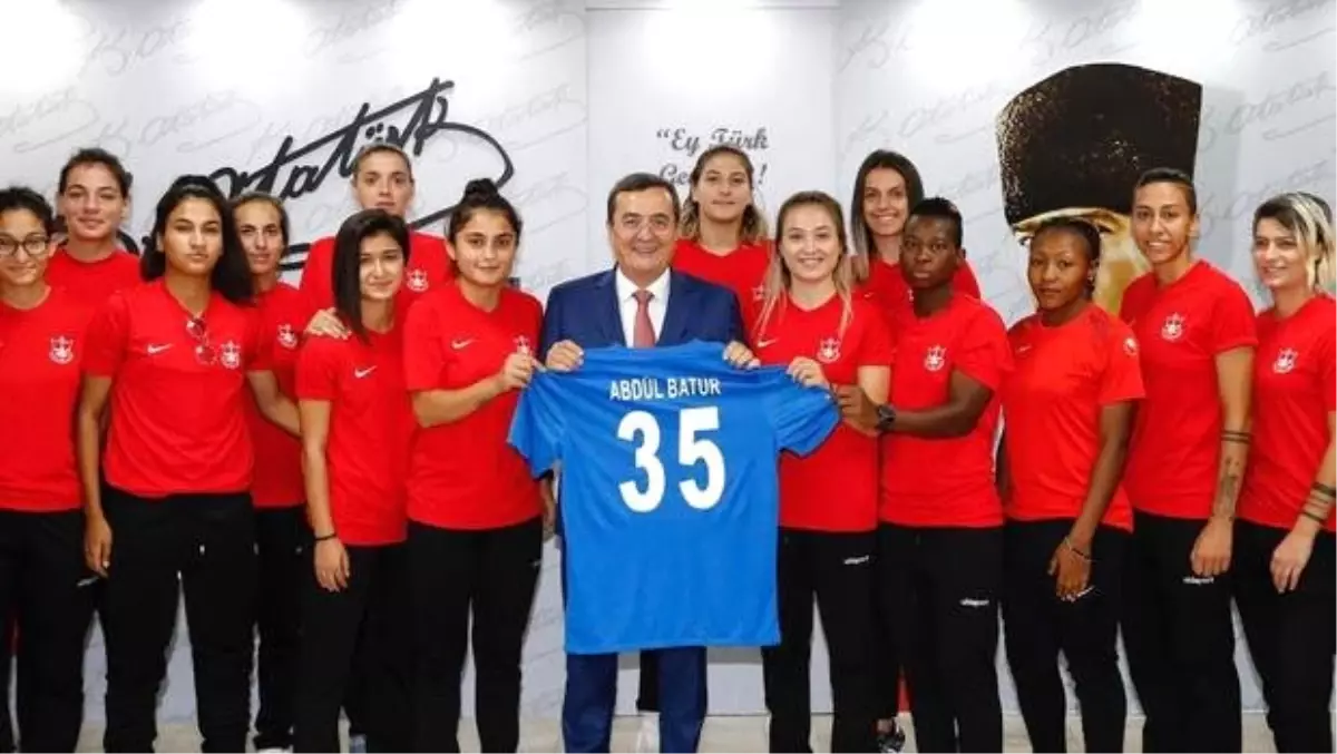 Konak Belediyespor, yeni sezon öncesi yine iddialı!