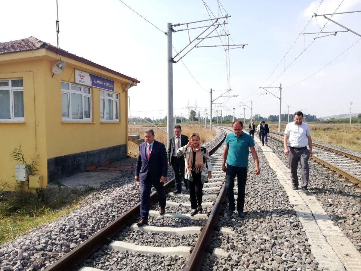 Kütahya\'da kapatılan hemzemin geçit tekrar açıldı
