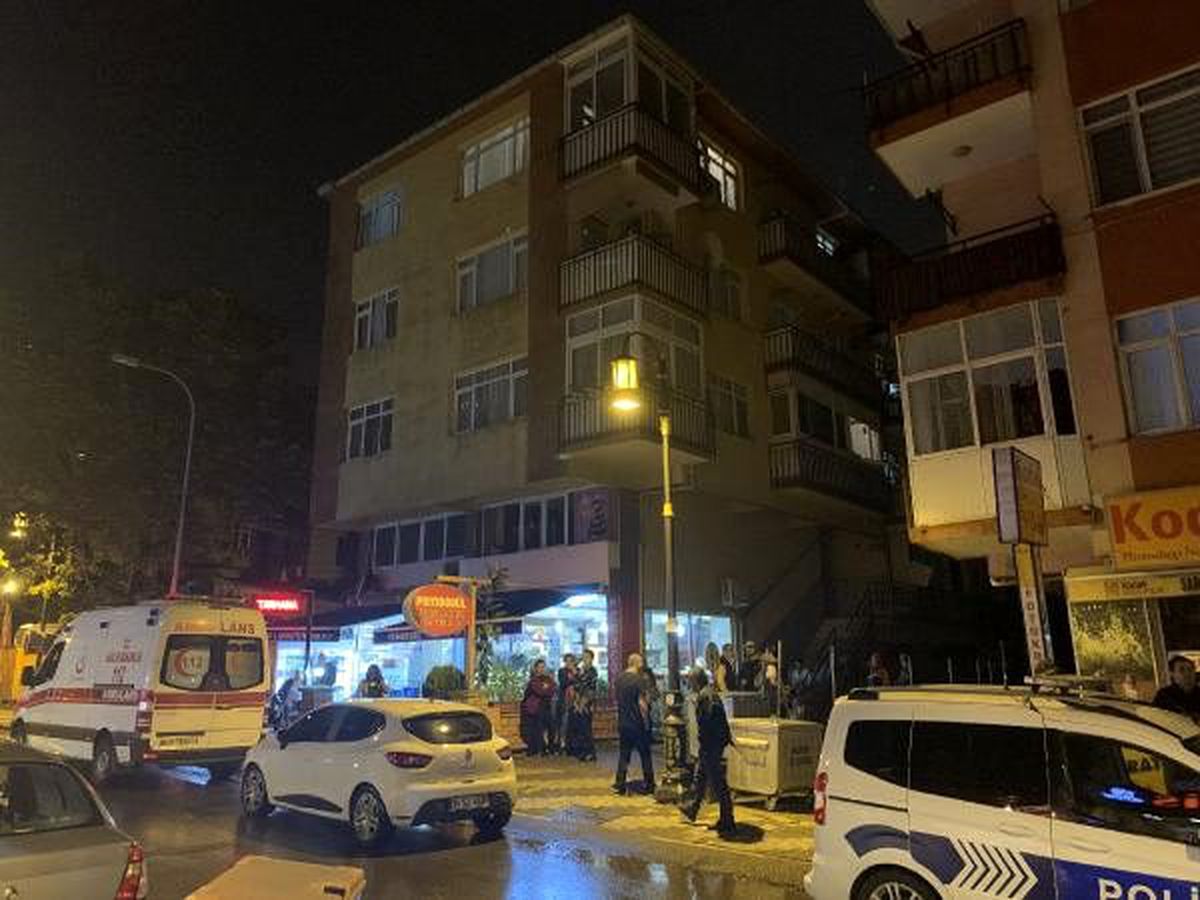 Maltepe\'de 17 yaşındaki genç babasını bıçaklayarak öldürdü