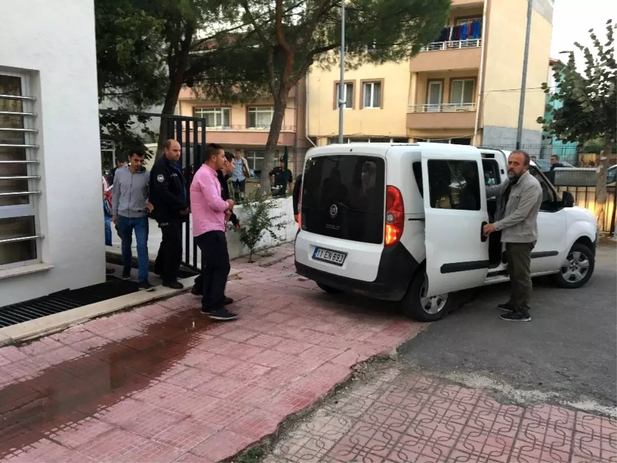 Osmaneli\'de uyuşturucu satan karı koca tutuklandı