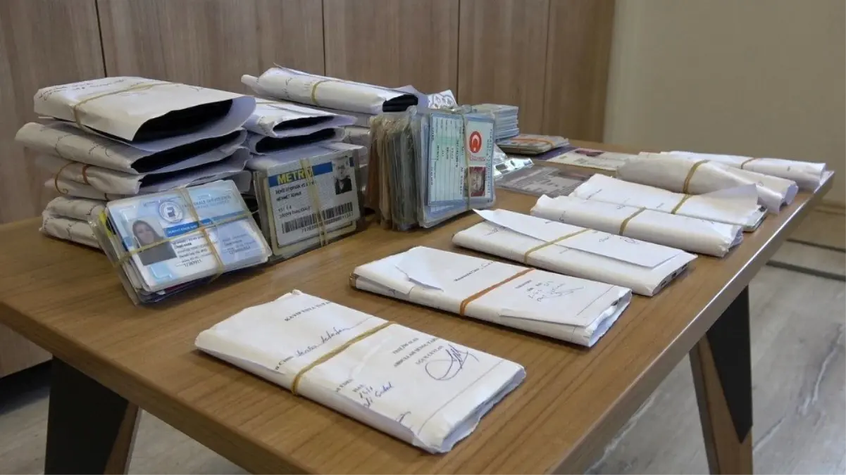 (Özel) Denizli\'de halk otobüslerinde unutulan eşyalar şaşkına çevirdi