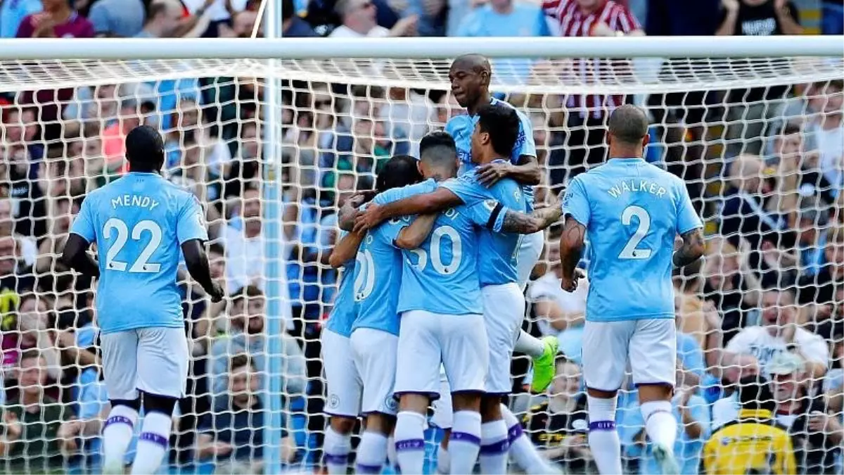 Premier Lig\'in son şampiyonu Manchester City\'den Watford\'a tarihi fark: 8-0