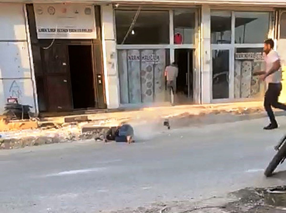 Şanlıurfa\'da 6\'ncı kattan atlayan genç kız ağır yaralandı