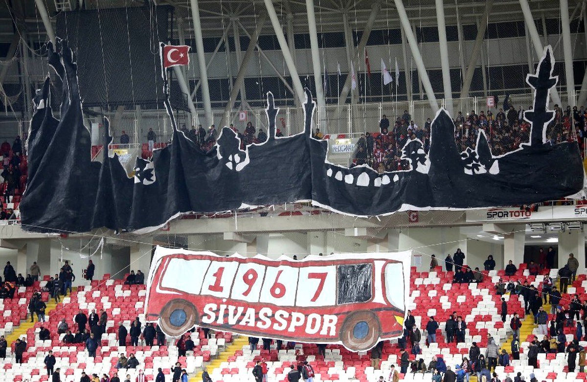 Sivassporlu taraftarlardan koreografi hazırlığı!