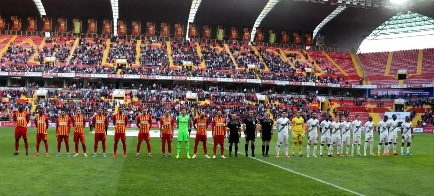 Süper Lig: İ.M.Kayserispor: 1 - Y.Denizlispor: 0 (İlk yarı)