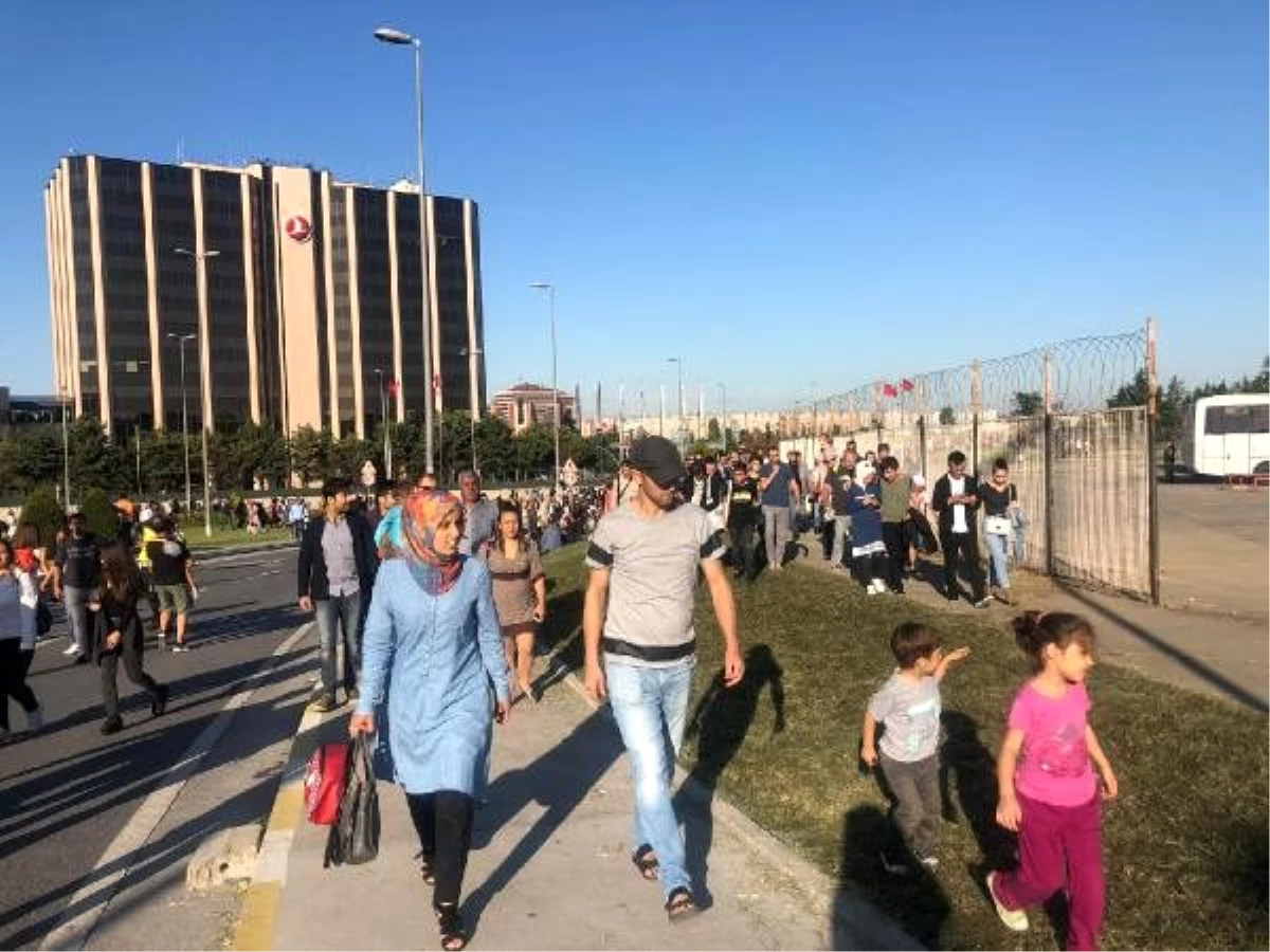 Atatürk havalimanı metro istasyonunda teknofest yoğunluğu (1)