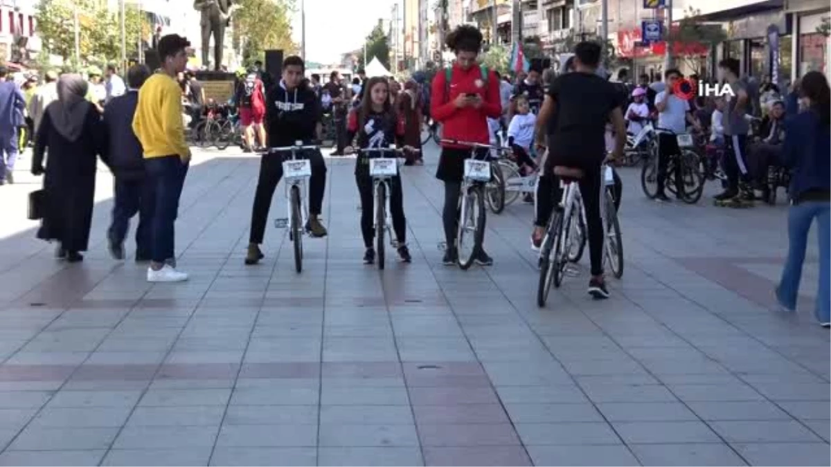 Avrupa Hareketlilik Haftası\'nda Sultanbeyli\'de yüzlerce kişi bisiklet turuna katıldı