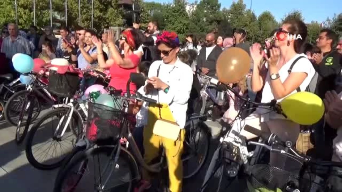 Düzce\'de süslü kadınlar bisiklet turunda renkli görüntüler