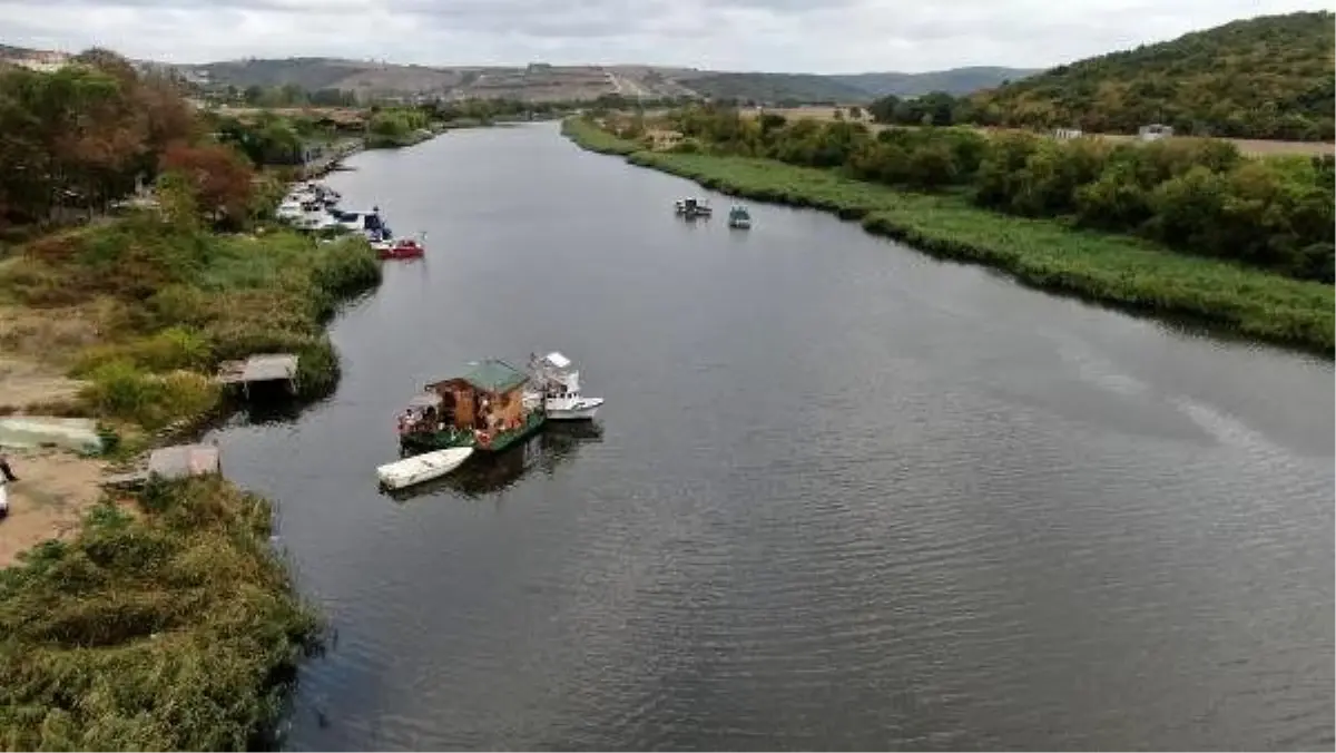 (havadan fotoğraflarla) riva deresi\'nin yüzen evi