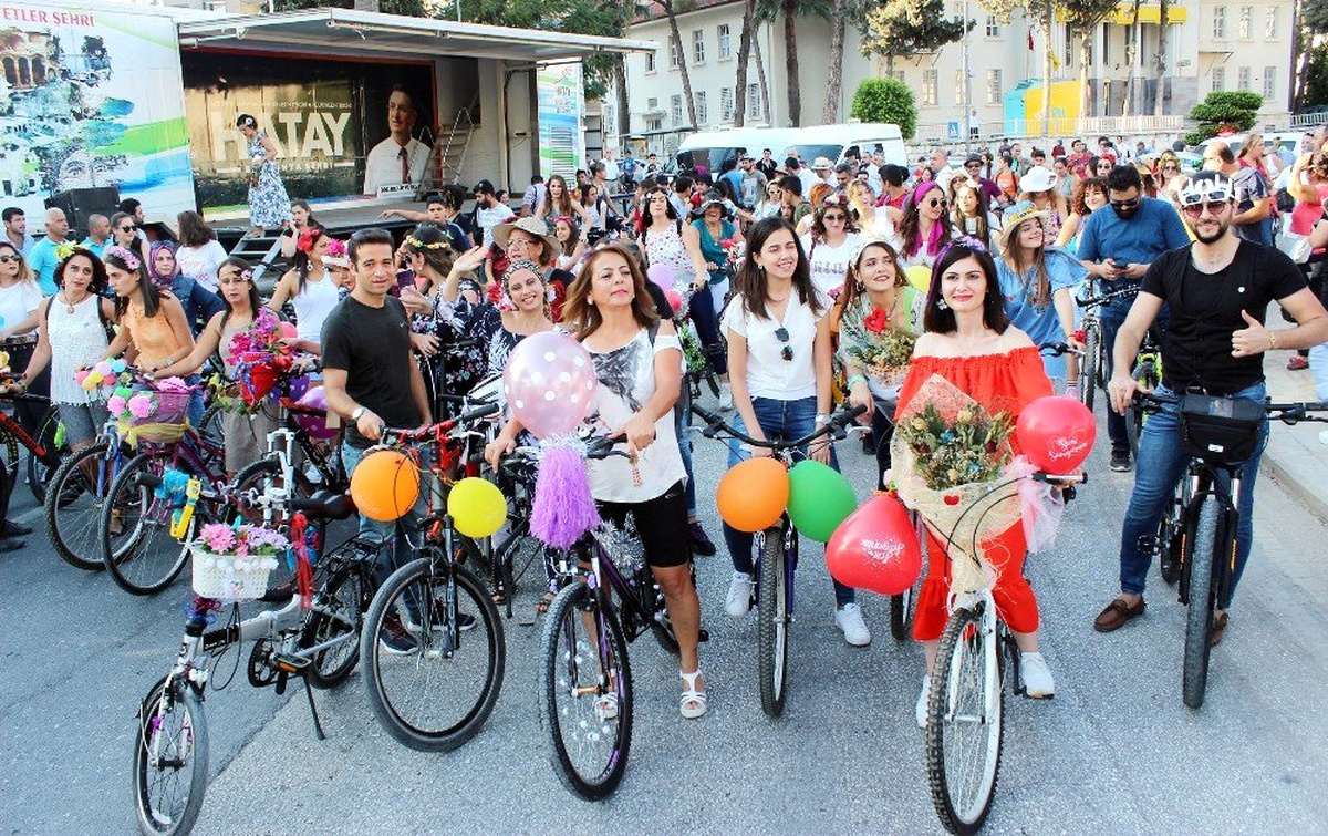 Kadınlar, sağlıklı yaşam için pedal çevirdi