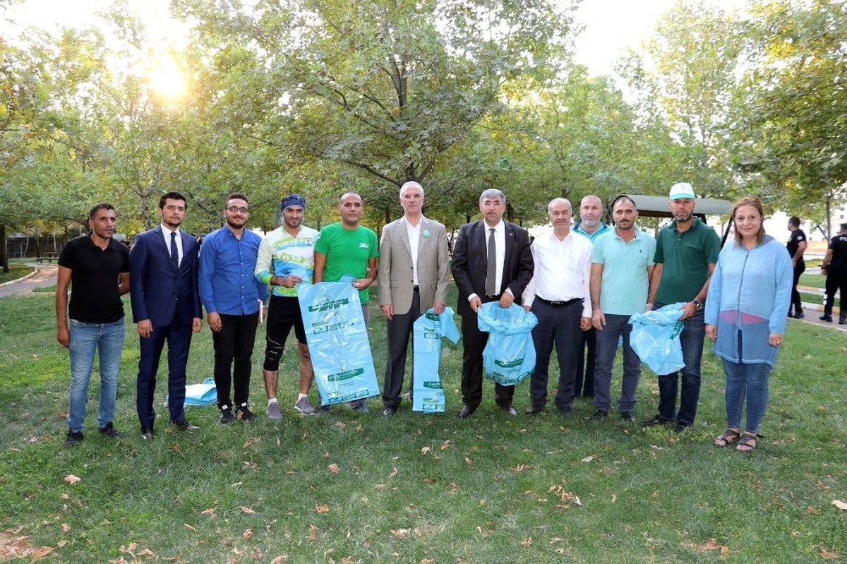Karaköprü\'de Dünya Temizlik Günü kutlandı