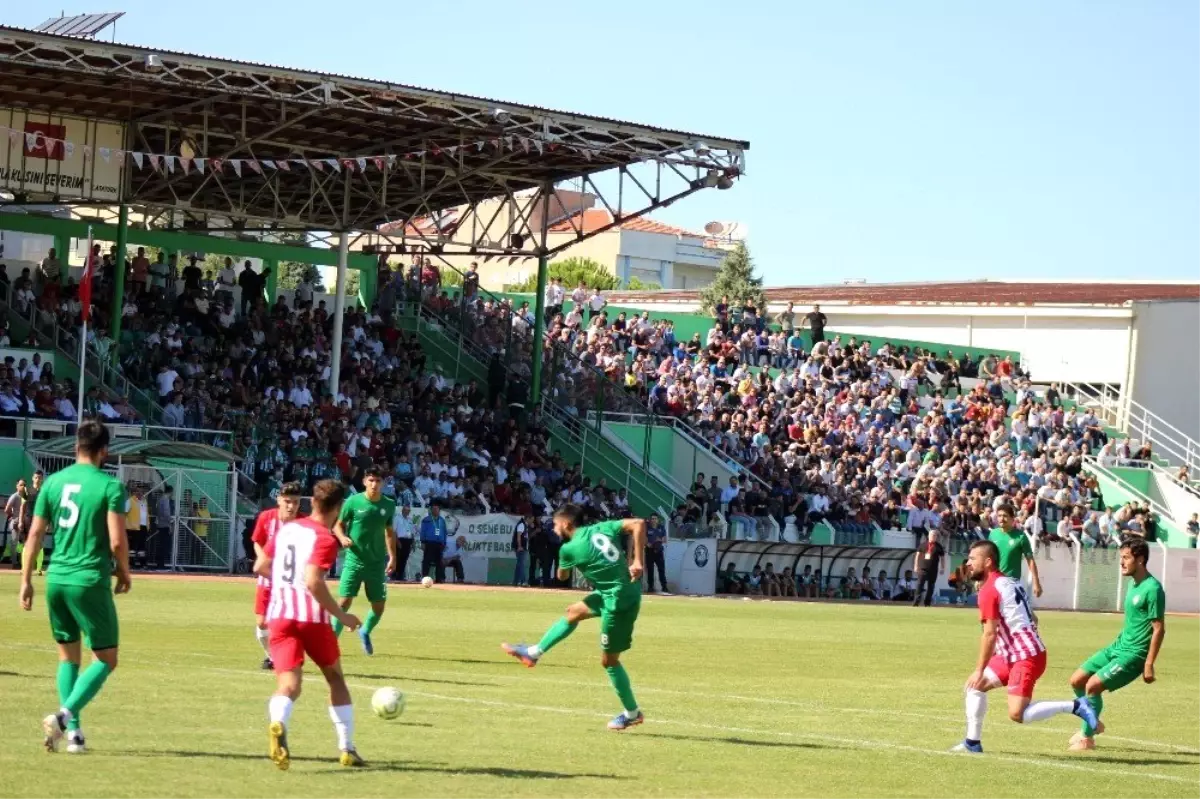 Salihli Belediyespor lige beraberlikle başladı