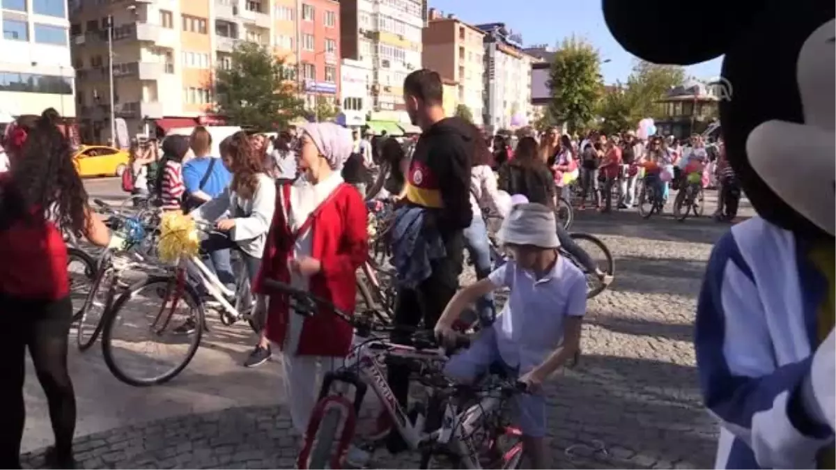 "Süslü Kadınlar Bisiklet Turu" etkinliği