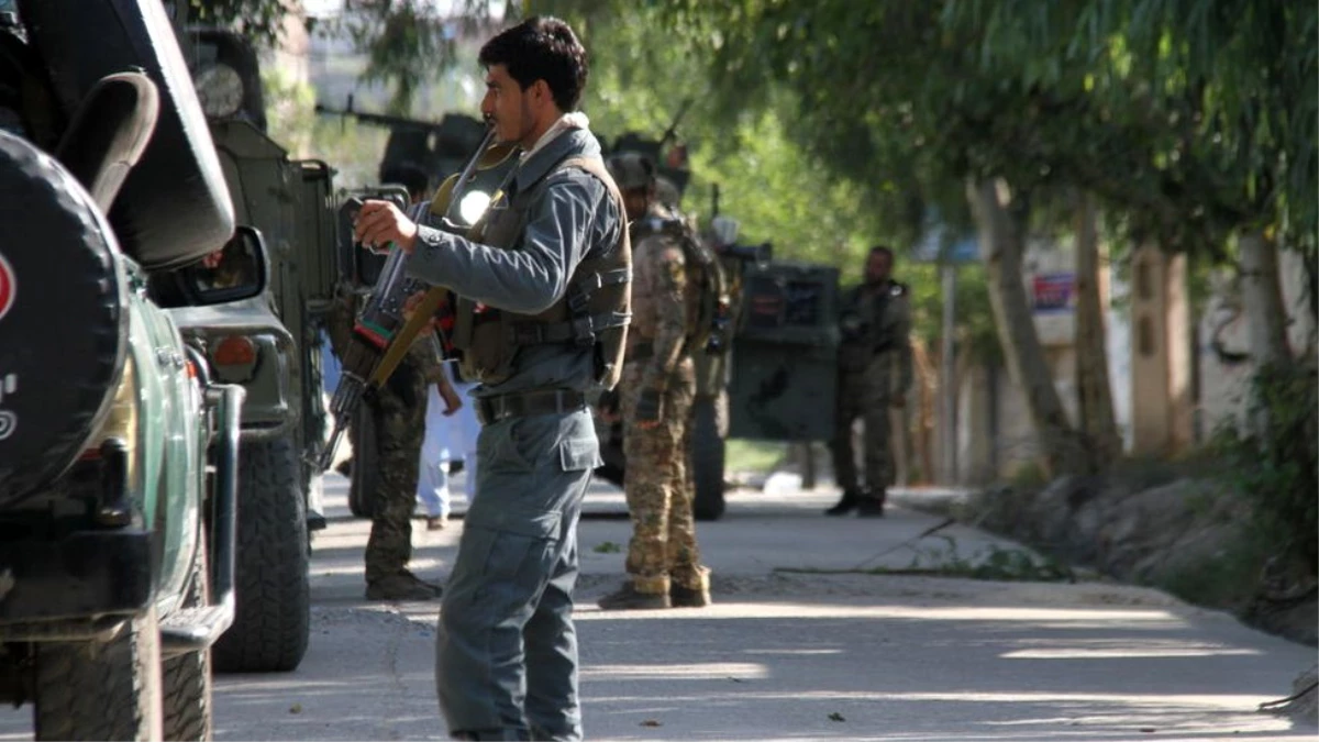 Afganistan ordusu \'Taliban\'a yönelik hava saldırısında düğünü vurdu, en az 35 sivil öldü\'
