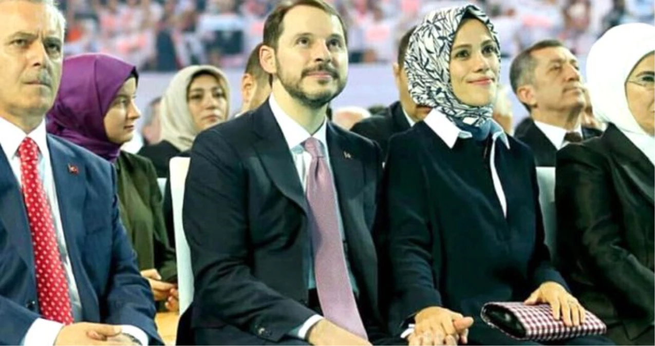 Berat Albayrak ile eşi Esra Albayrak, ABD\'de yürüyüş yaparken görüntülendi