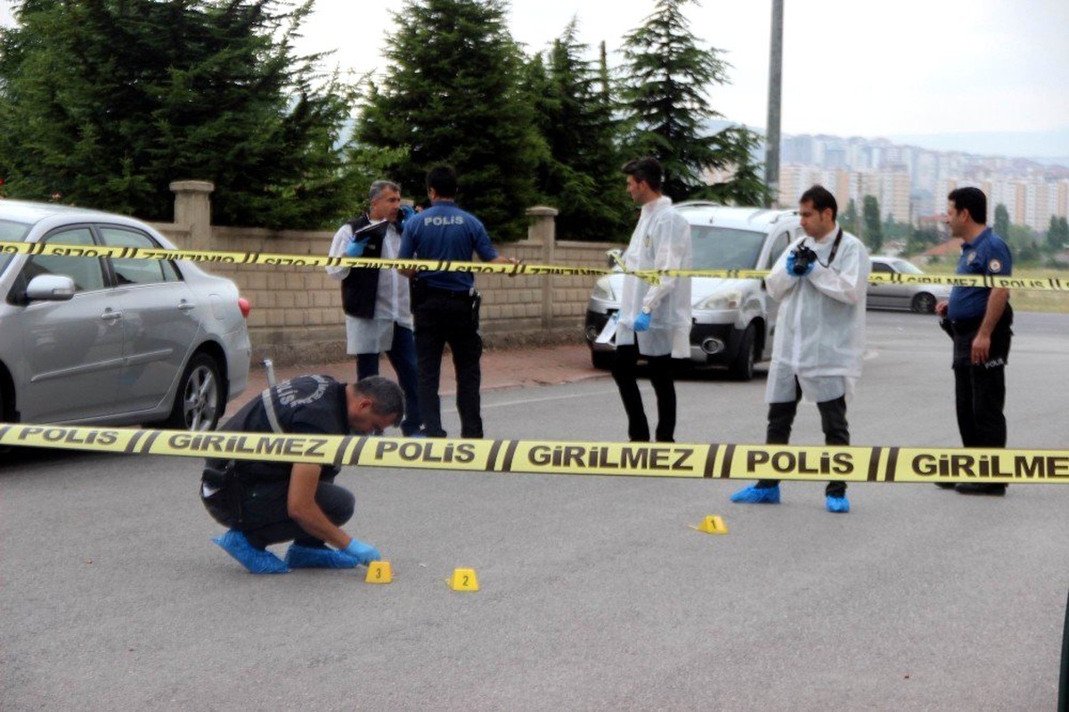 Cinayet zanlısı hem hastaneye götürmüş, hem de yolda bir el daha sıkmış