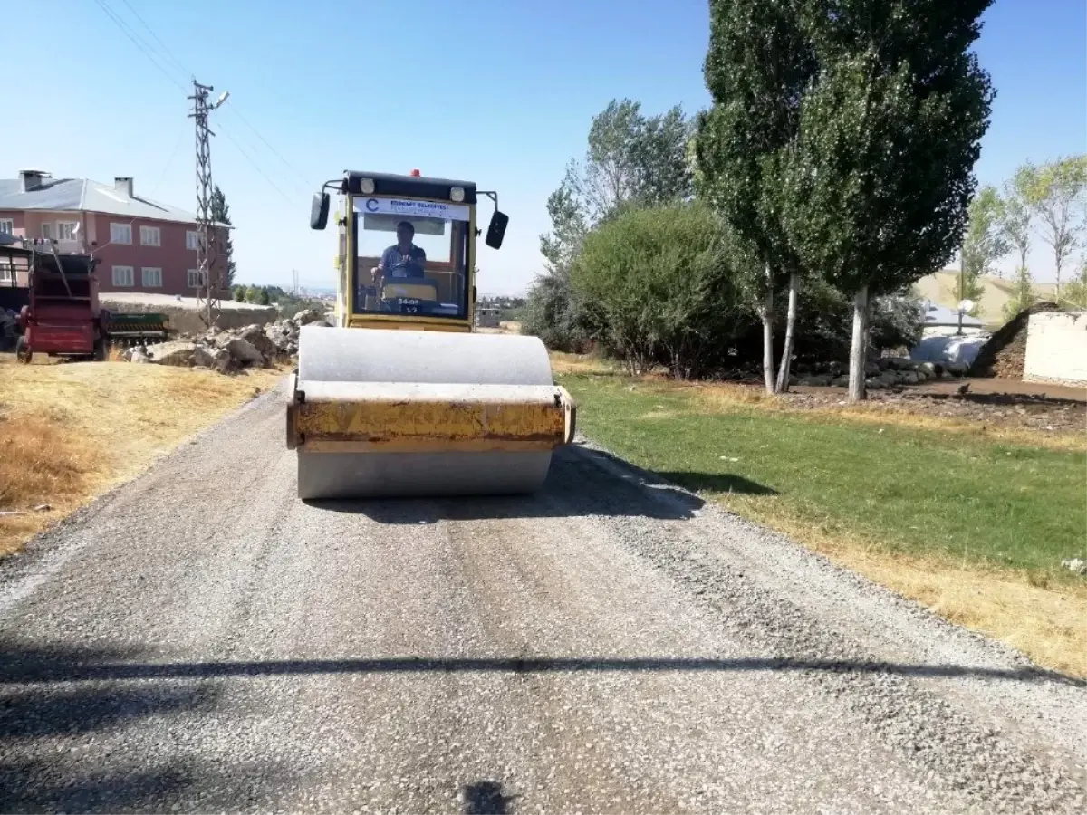 Edremit Belediyesinden yol çalışması