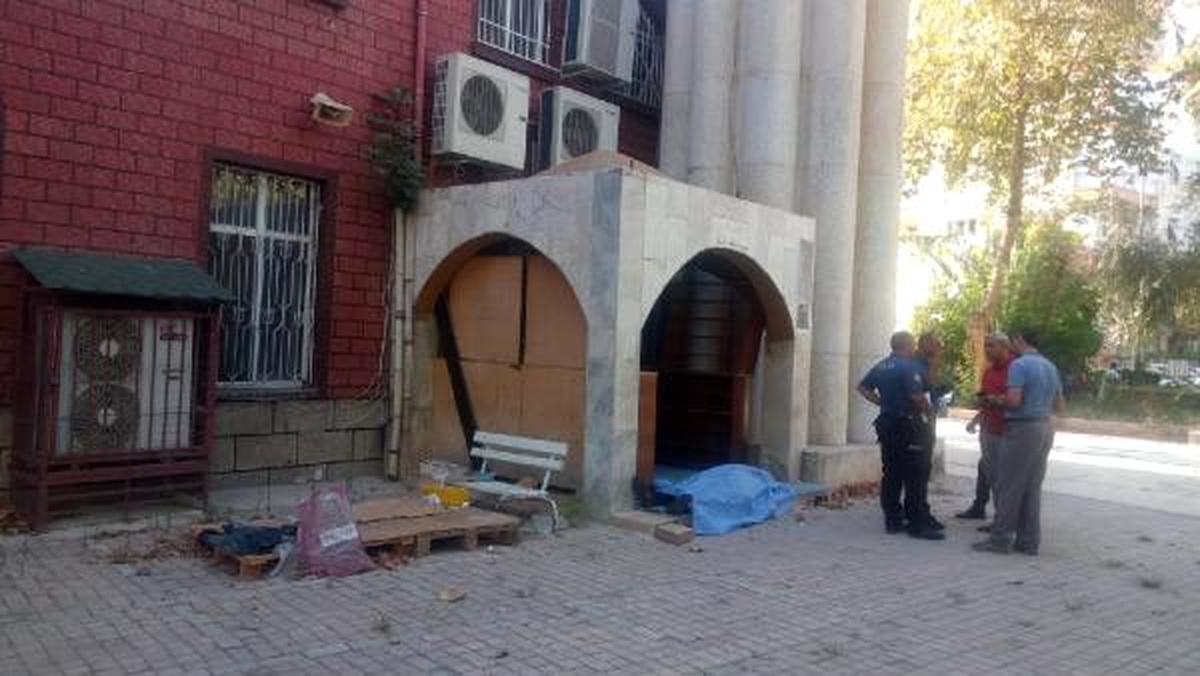 İnşaat ustası çalıştığı cami inşaatında öldü