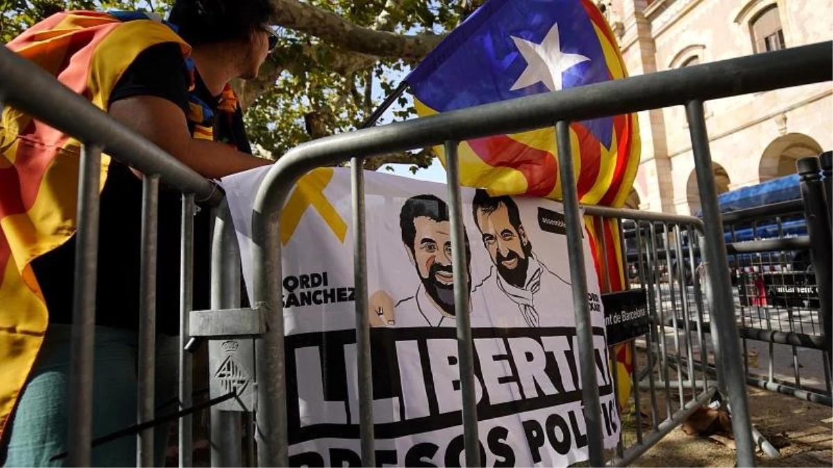 İspanya\'da saldırı hazırlığı içindeki dokuz Katalan\'a polis baskını