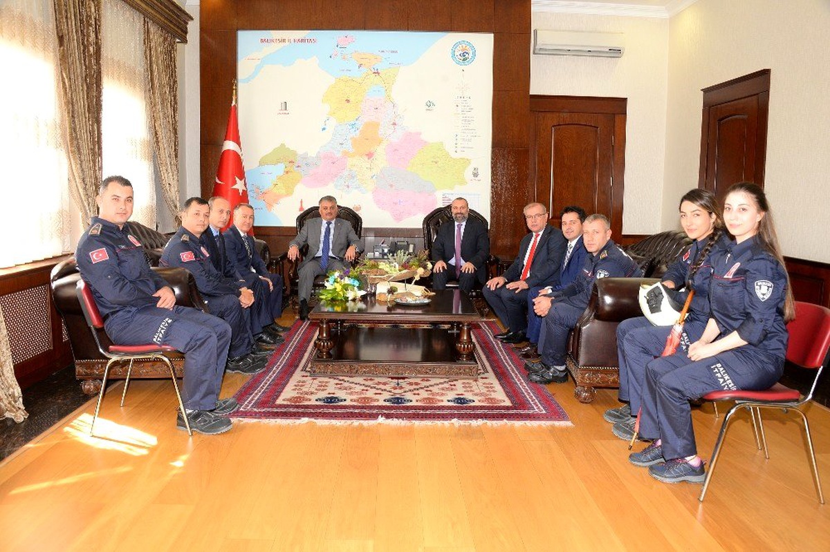 İtfaiyeciler Vali Yazıcı\'yı ziyaret etti