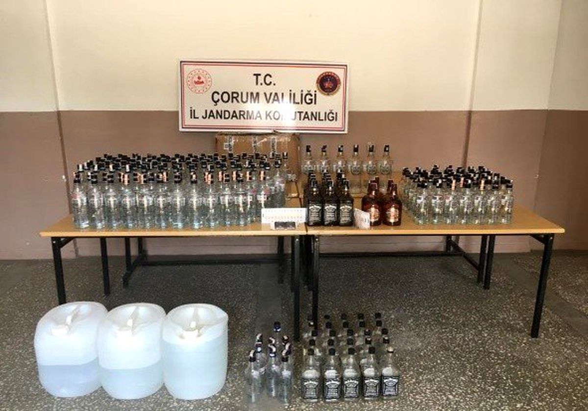 Jandarma\'dan kaçak içki operasyonu