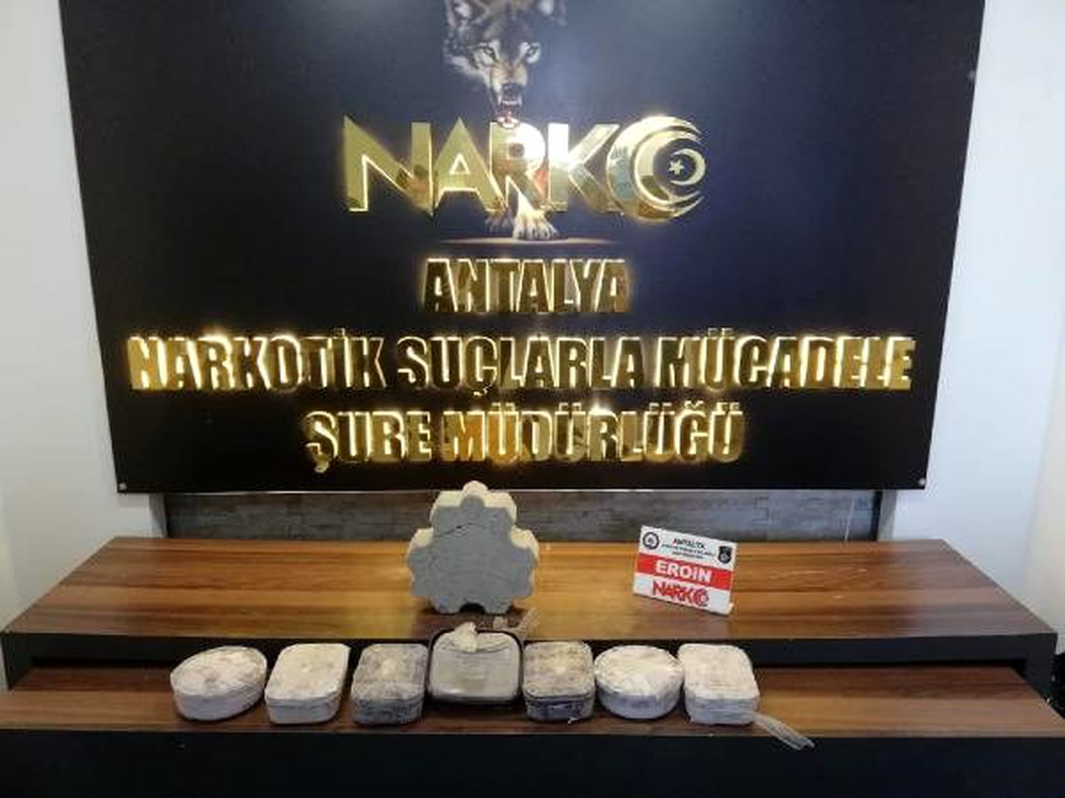 Kargoyla gönderilen parke taşlarının içinden eroin çıktı