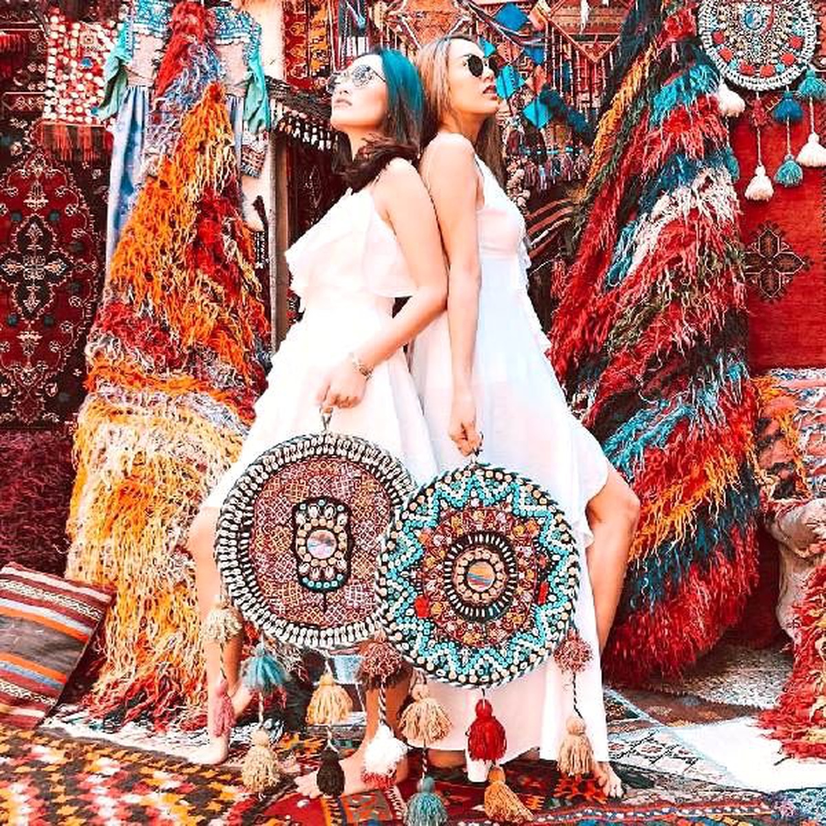 Rengarenk halı hanı, fotoğraf stüdyosu oldu