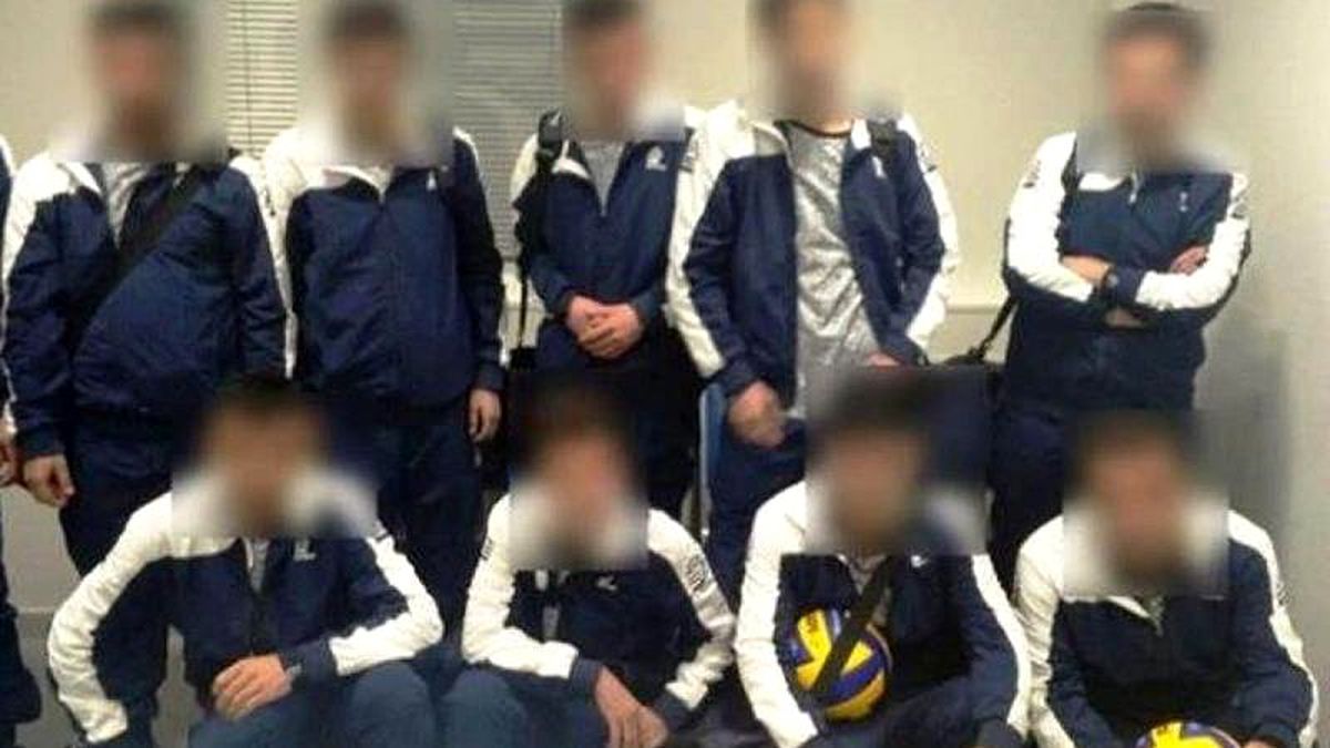 Suriyeli mülteciler Ukraynalı voleybol takımı kıyafetleriyle İsviçre\'ye kaçarken yakalandı