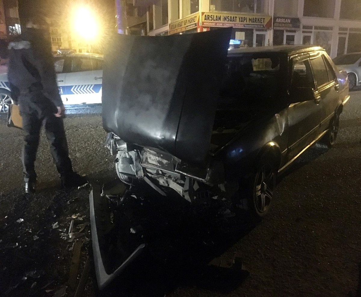 Tekirdağ\'da iki araç çarpıştı: 1 yaralı