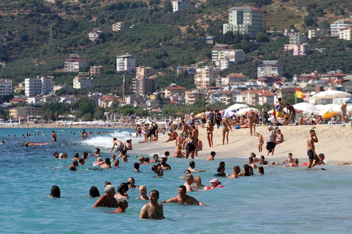 Thomas Cook\'un iflasının ardından Antalyalı turizmciler zararı en aza indirmeyi hedefliyor