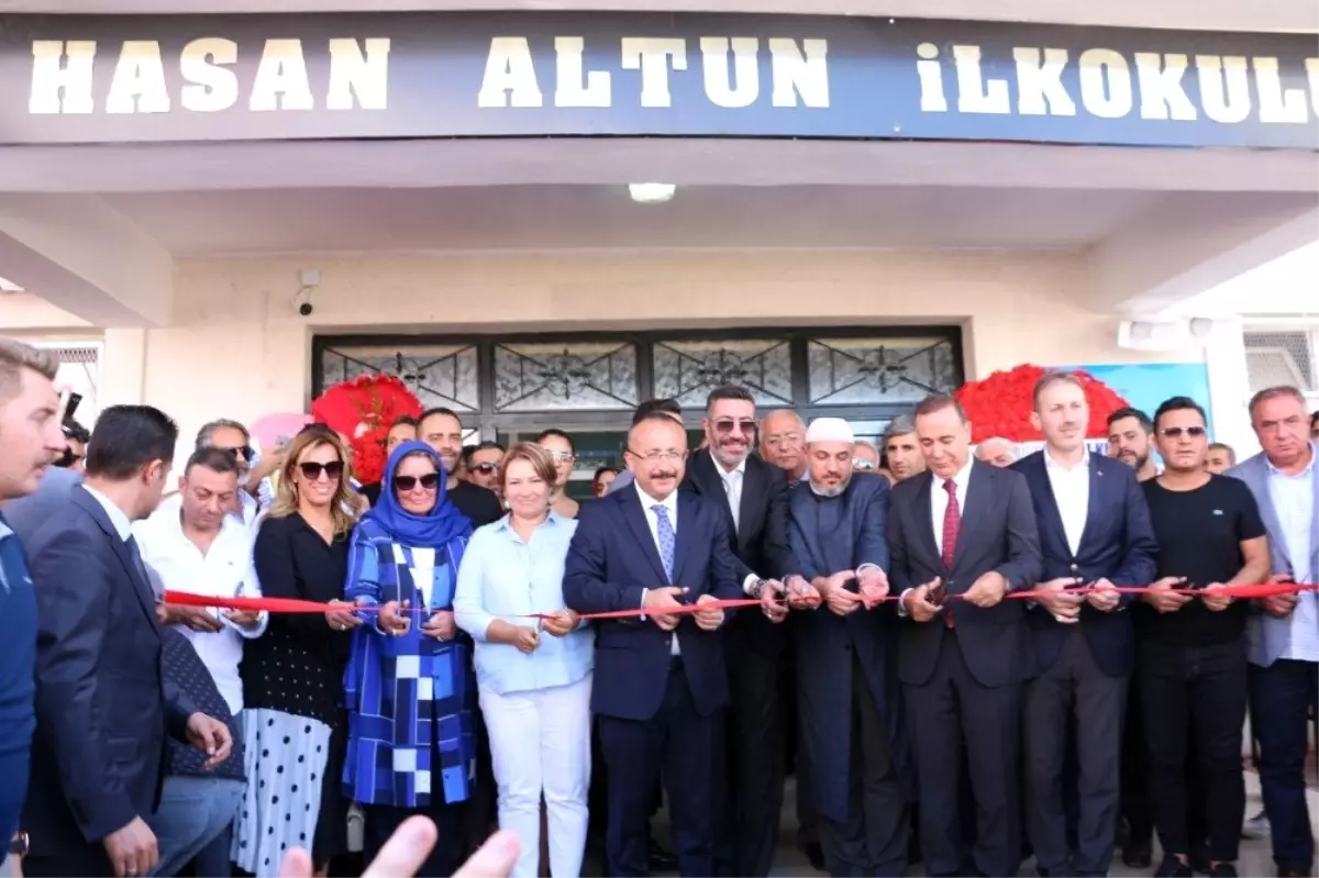 Ünlü sanatçı Siirt\'te babasının adını taşıyan okulun açılışını yaptı