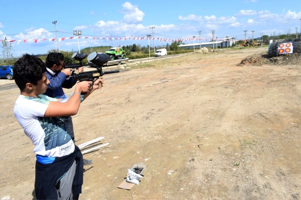 Yamaç paraşütü şampiyonasına rüzgâr damga vurdu