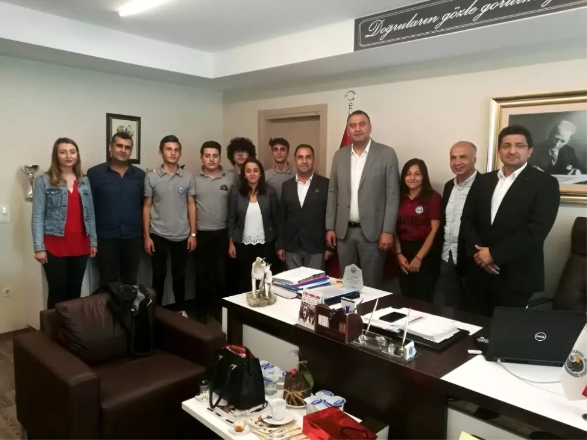 ABD\'den ödülle dönen "Eagles" Takımı\'ndan Kartal Belediyesi\'ne ziyaret