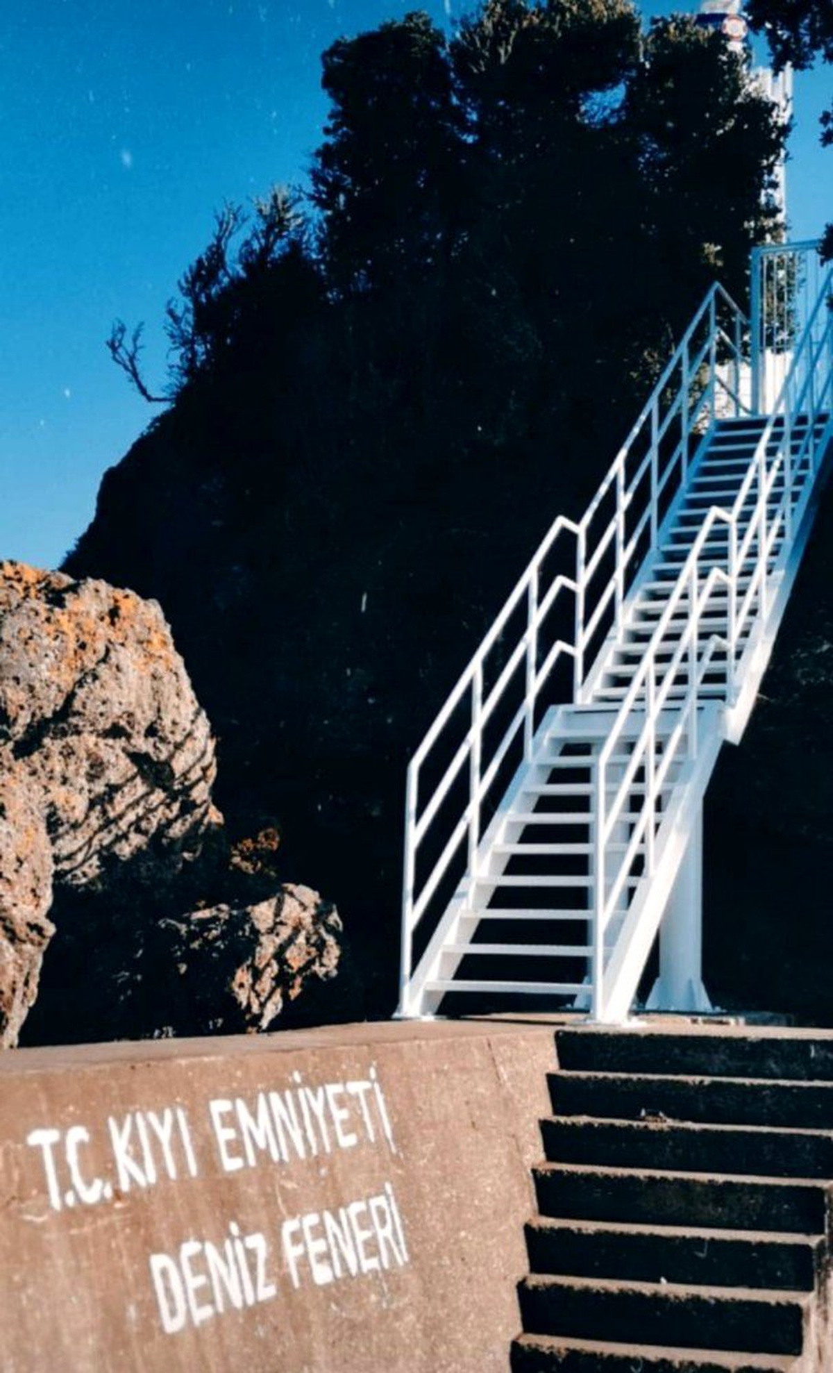 Akliman Deniz Feneri, yeni merdivenine kavuştu