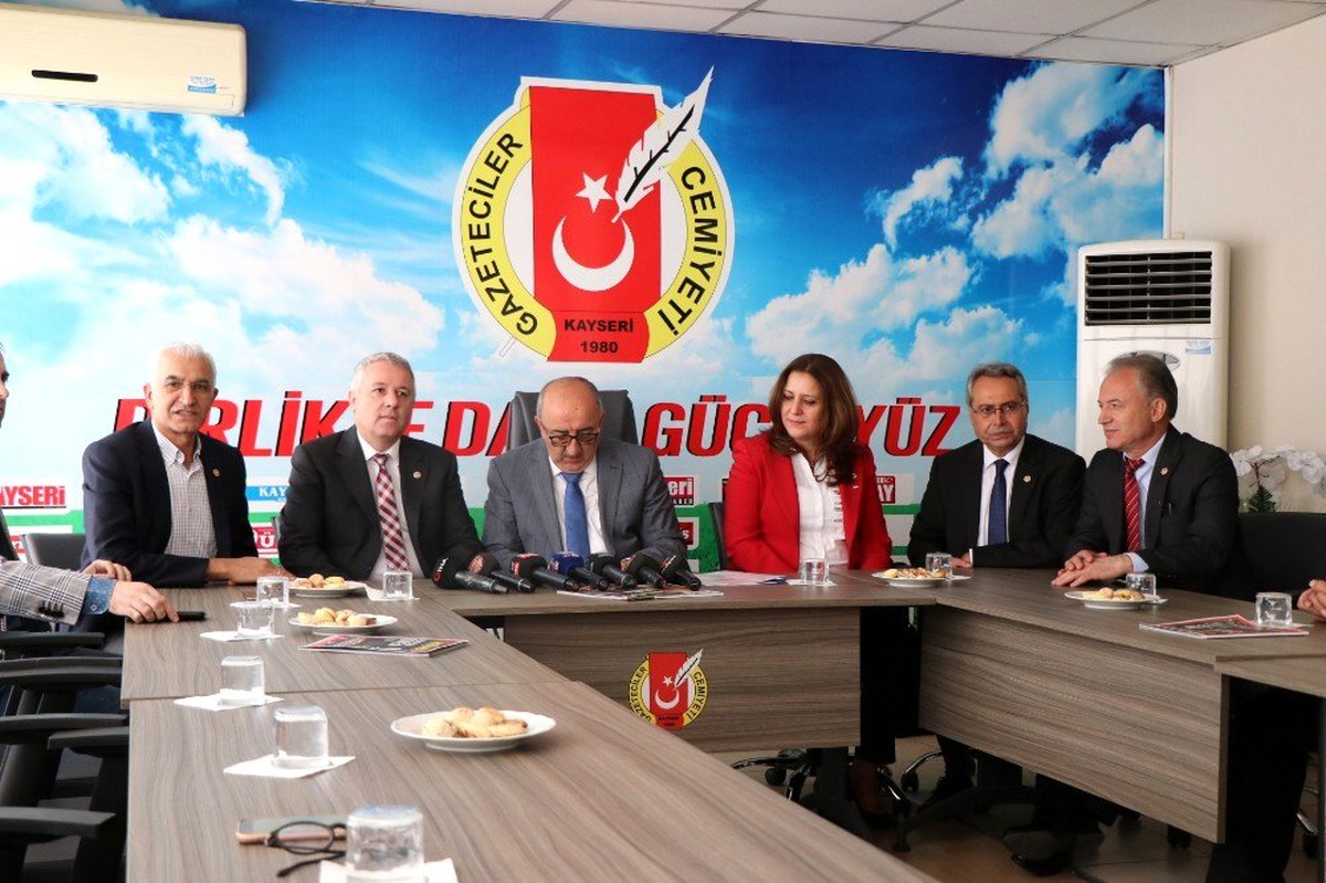 CHP\'li 4 Milletvekilinden Kayseri Gazeteciler Cemiyeti\'ne ziyaret