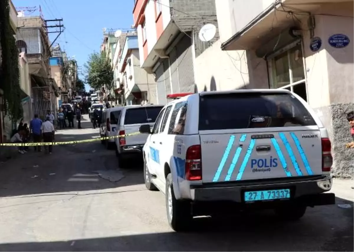 Çocuklar tartıştı, büyükleri kavga etti: 2 yaralı, 7 gözaltı