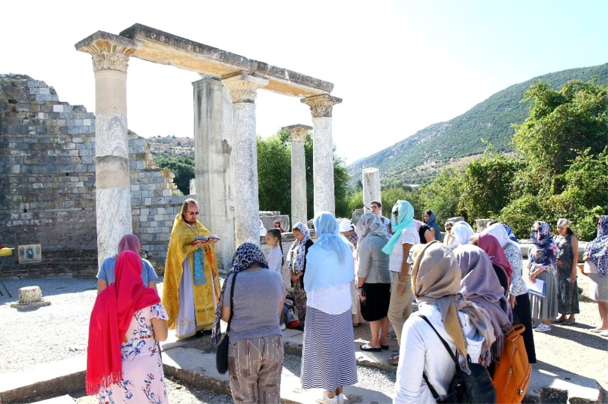 Efes\'te bin yıl sonra tarihi ayin