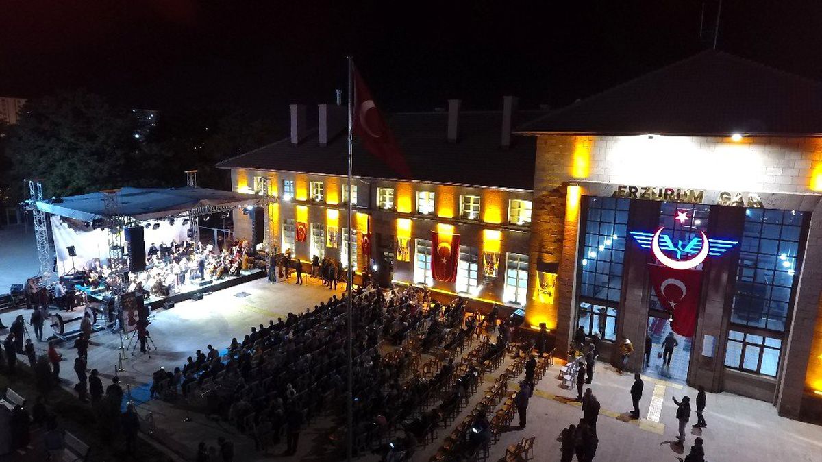 Erzurum\'da İzmir Devlet Senfoni Orkestrasına yoğun ilgi