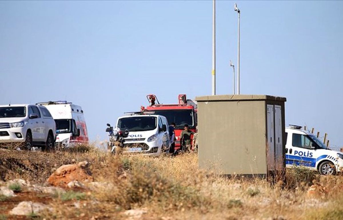 Hatay\'da göçmenleri taşıyan kamyonet devrildi: 6 ölü, 27 yaralı