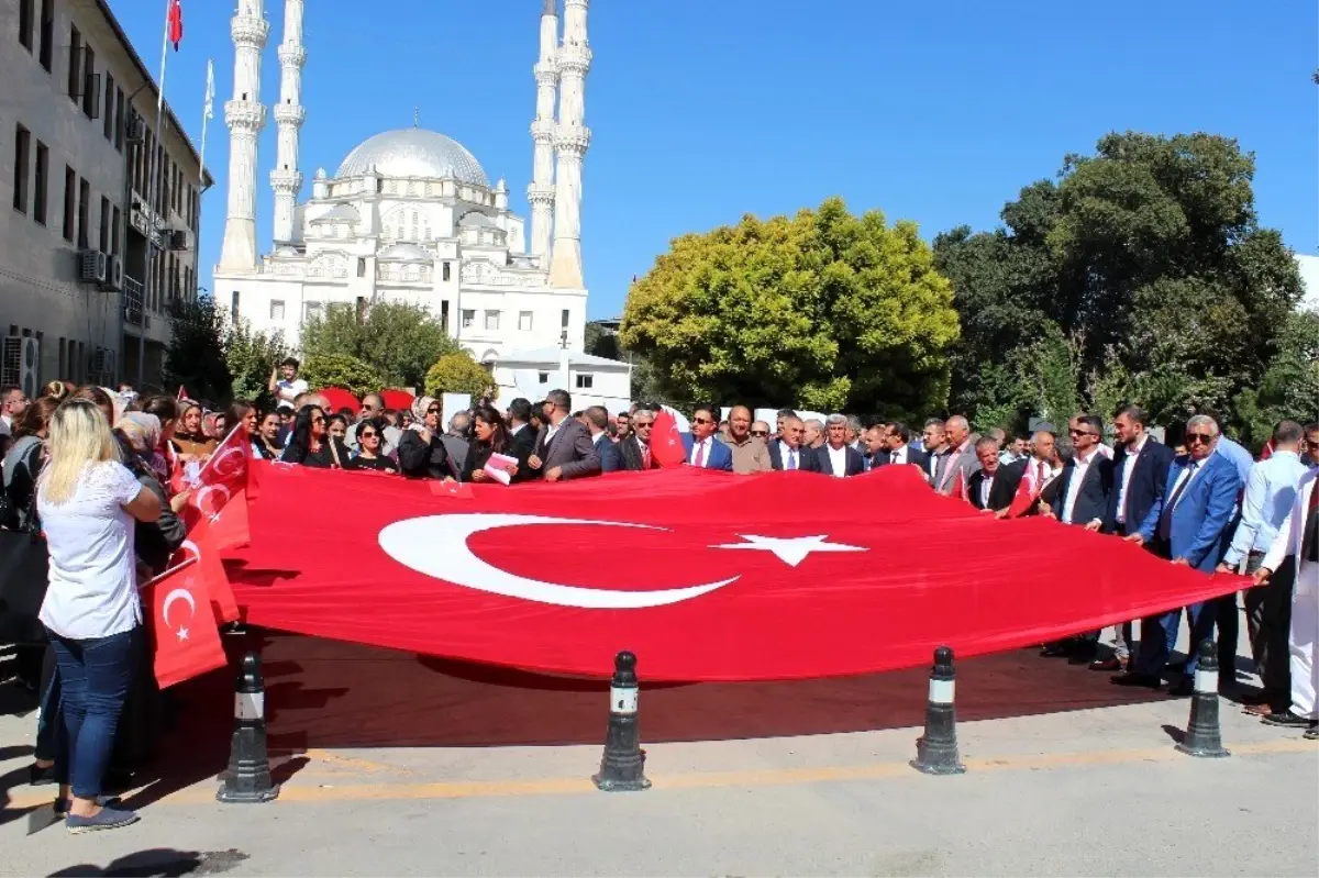 HDP önünde eylem yapan annelere destek