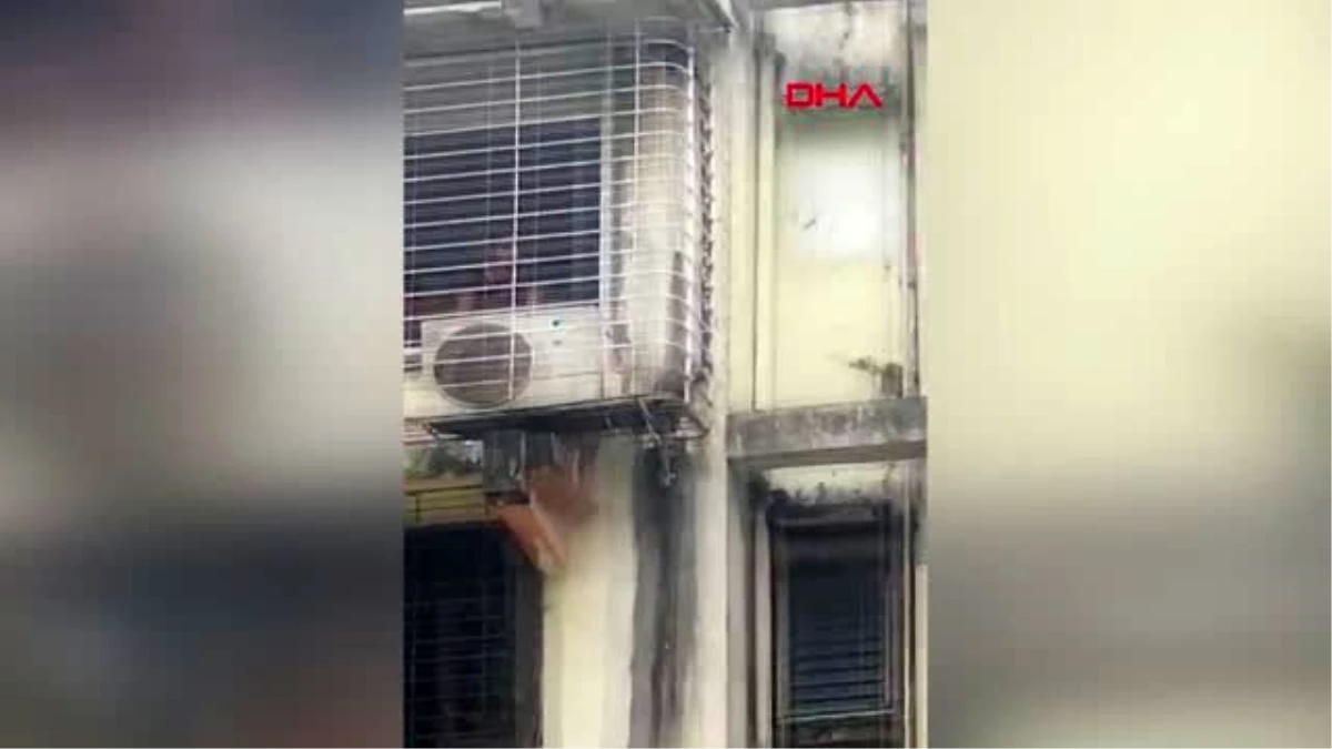 Hindistan\'da bir binanın merdivenleri çöktü: 1 ölü