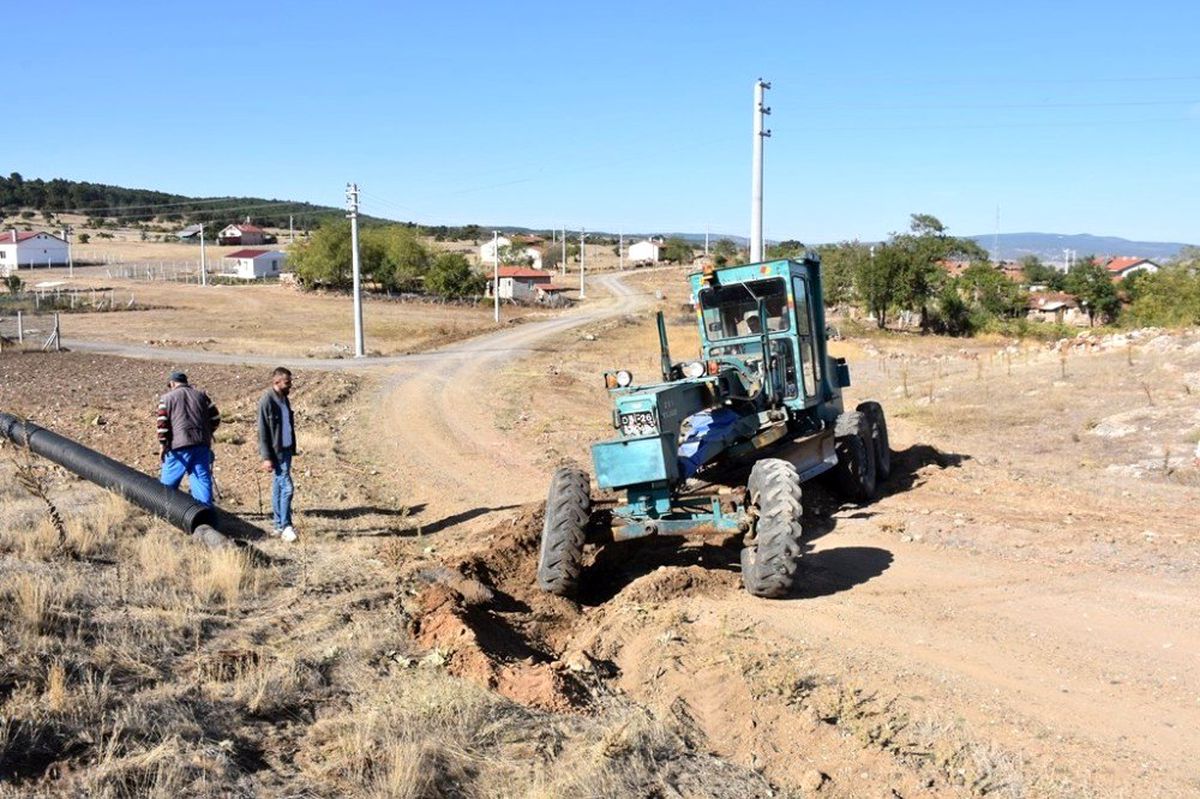 İnönü Belediyesi yol çalışmalarına devam ediyor